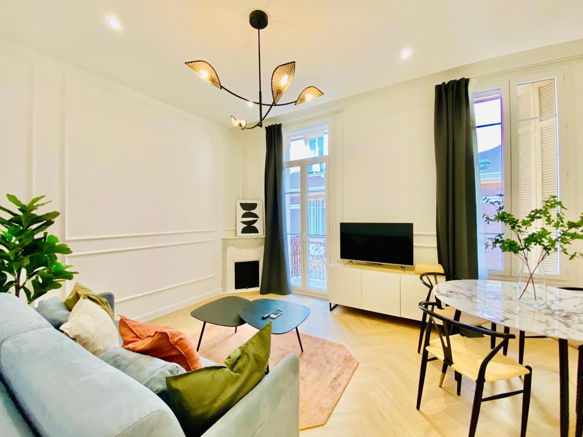 Newly Renovated Apartment With Balcony, Ac, Fiber Internet 蒙特卡罗 外观 照片
